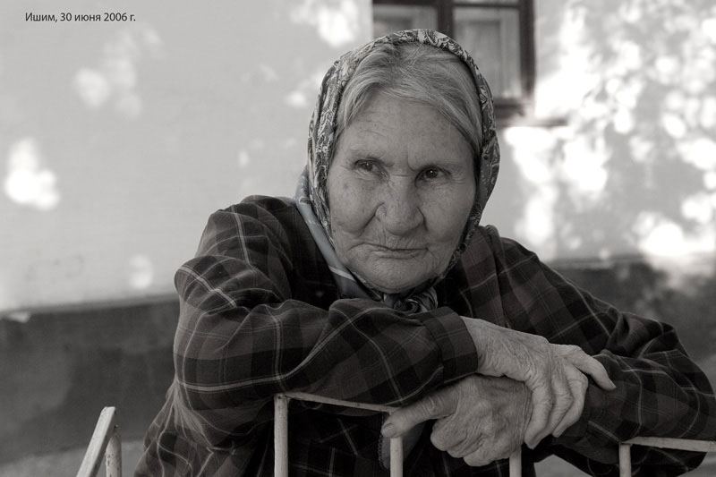 Эта пожилая жена не теряет времени на пенсии и трахается пока еще есть желание