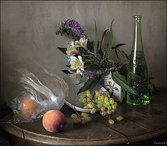 photo "Still life with a green bottle and a peach"