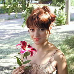 фото "Портрет с цветком"