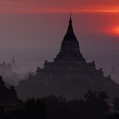 photo "Ancient Bagan and ancient sun as background.."