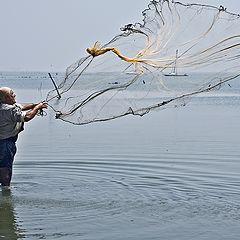 фото "Fisherma and his net"