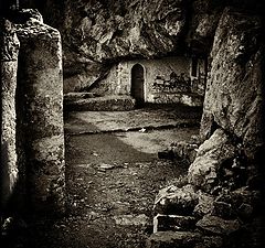 photo "Door. Cave temple, Akrotiri. Crete"