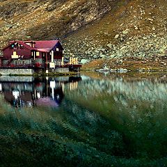 photo "Oasis of tranquility in the heart of the mountains"