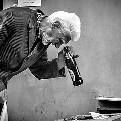 photo "Старик, собиратель бутылок"