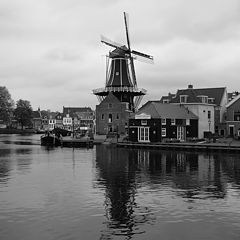 photo "The view of the channel and windmill in Haarlem"