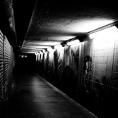 фото "Ночной подземный переход"