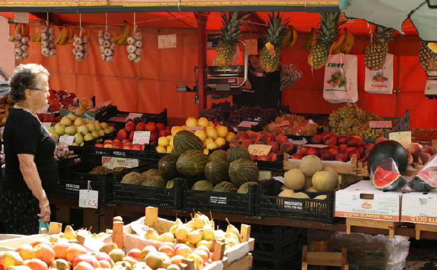 фото "End of Caldas da Rainha Market 20/20" метки: путешествия, Европа