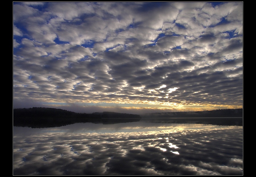 photo "Реальность или её отражение?" tags: landscape, clouds, water