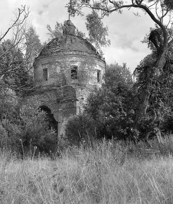 photo "A deserted church (2)" tags: architecture, landscape, 