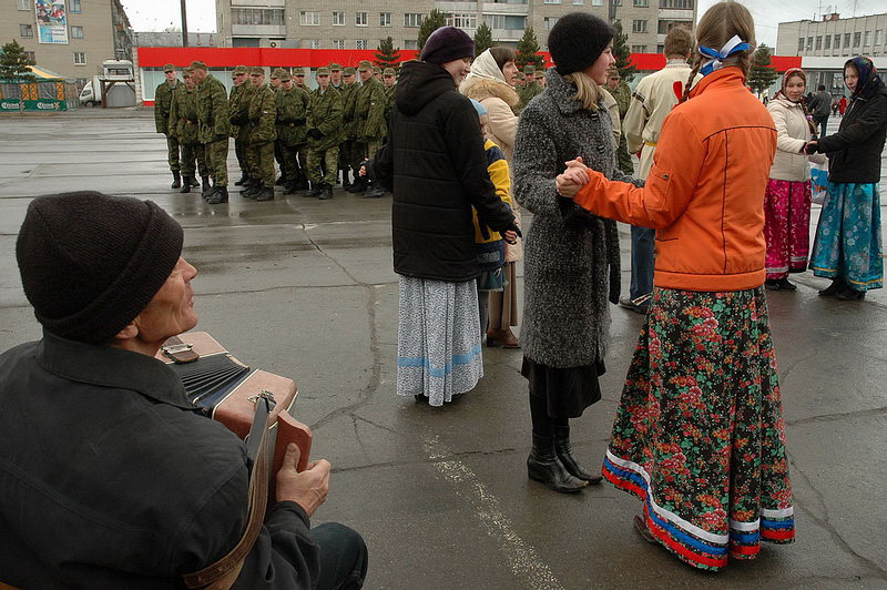 photo "Square Dance" tags: genre, reporting, 