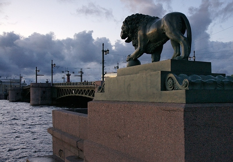 Санкт петербург лев