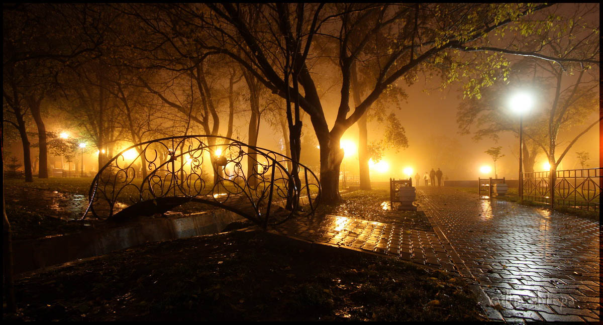 Темный холодный вечер. Ночной Таганрог осень. Поздний вечер в городе. Осенняя ночь. Осенний вечер в городе.