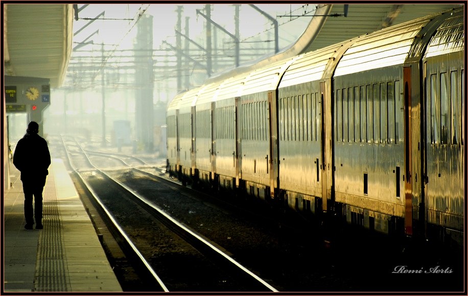 photo "golden train" tags: architecture, travel, landscape, 