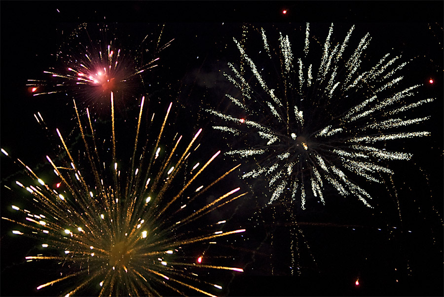 Картинки с салютами и фейерверками анимация