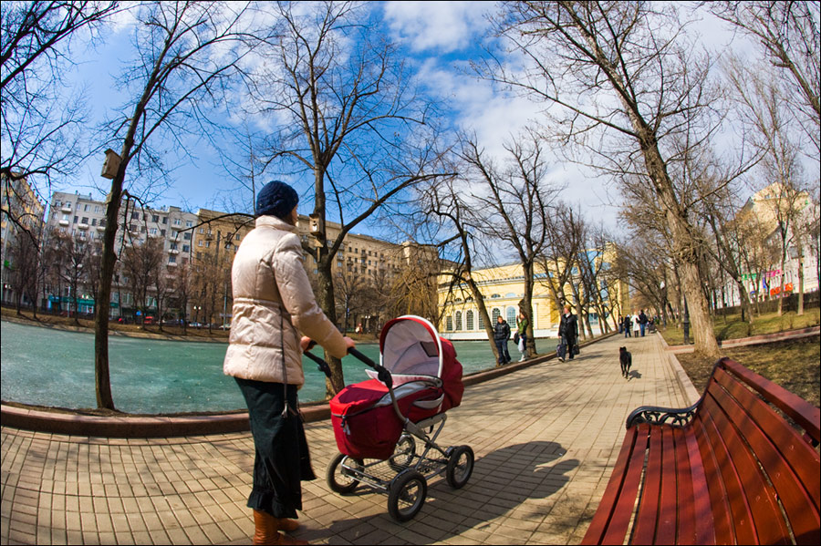 photo "the first spring" tags: city, genre, street, 