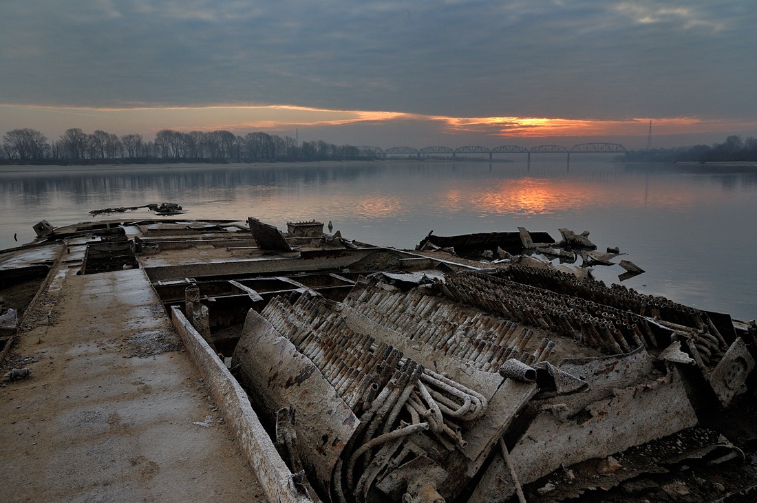 photo "Мonster" tags: landscape, sunset, water