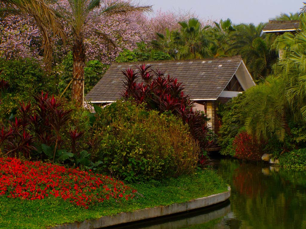 photo "Fairy House" tags: landscape, travel, Asia, China, Guangzhou, Zhujiang New Town, park, park, summer, Гуанчжоу, Китай