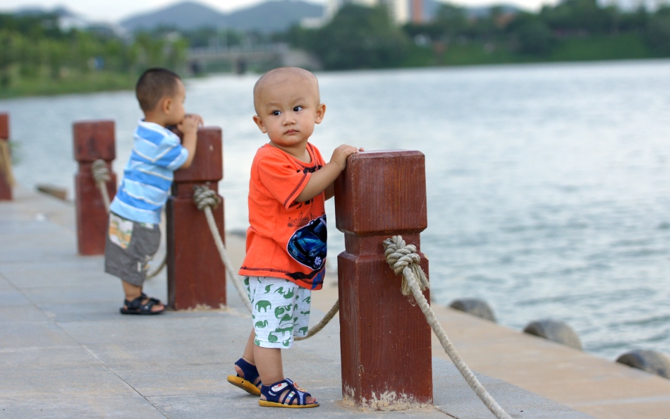 photo "two boys" tags: portrait, travel, Asia, children