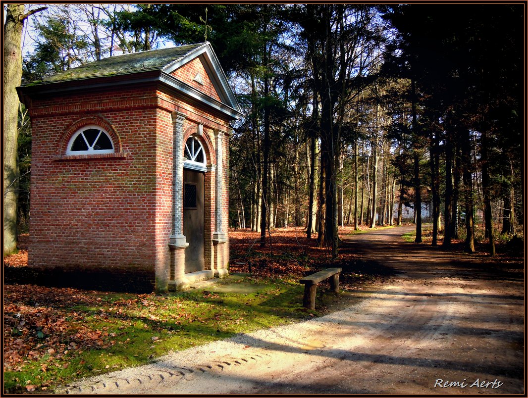 фото "forest chapel" метки: архитектура, пейзаж, лес