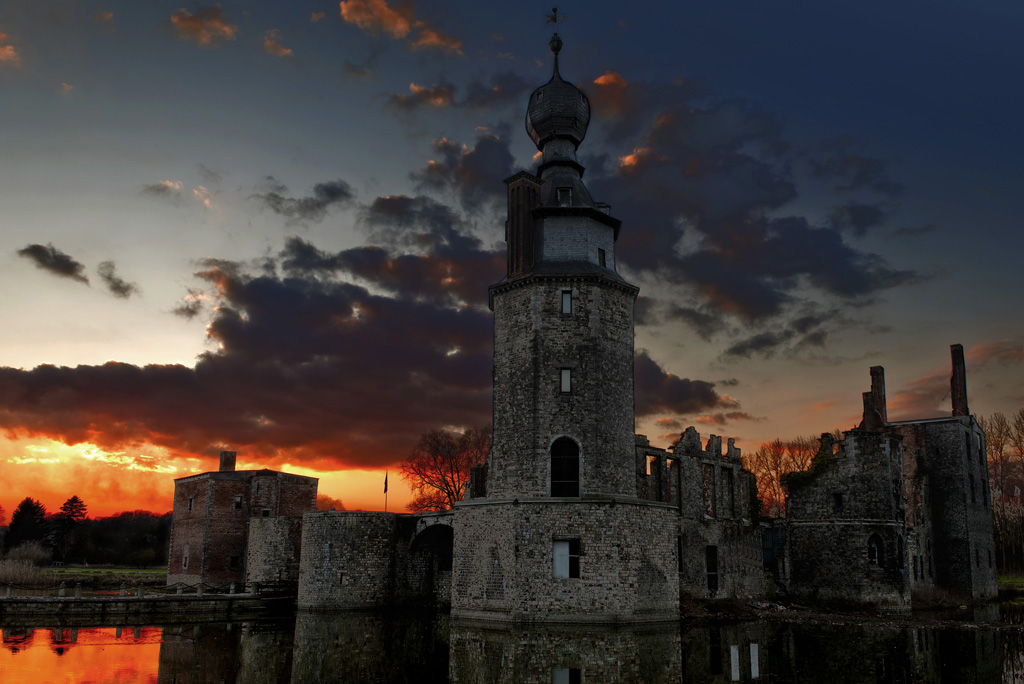 фото "Old Castle" метки: архитектура, пейзаж, закат