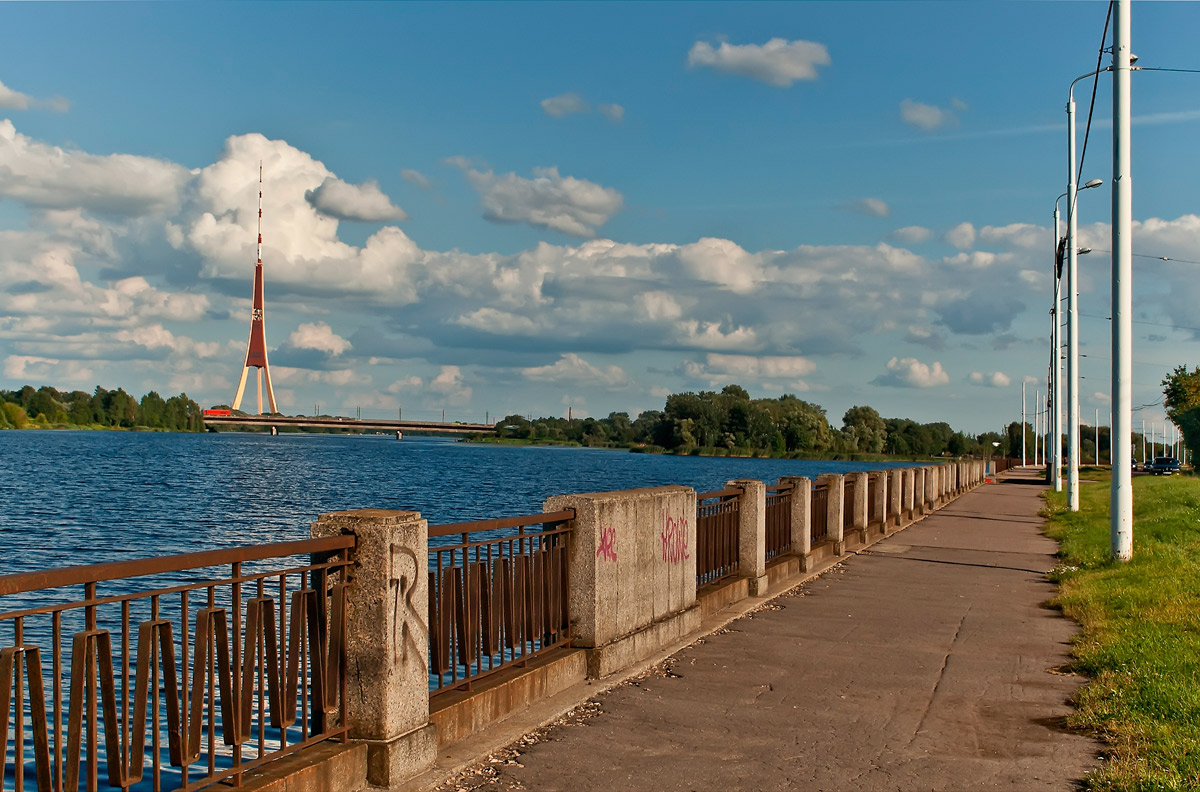 фото "Городская зарисовка..." метки: пейзаж, город, вода, облака