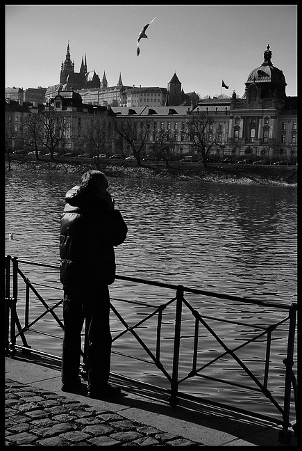 photo "Фигура a Градчаны" tags: black&white, Prag, Prague, Praha