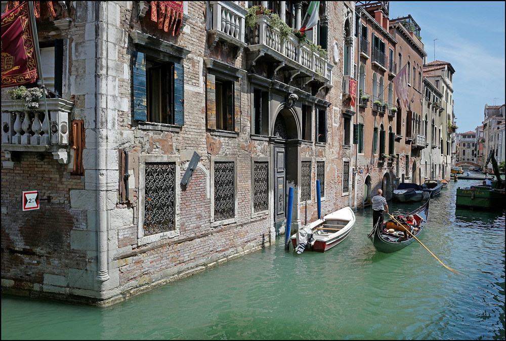 photo "Corner" tags: architecture, city, Venice