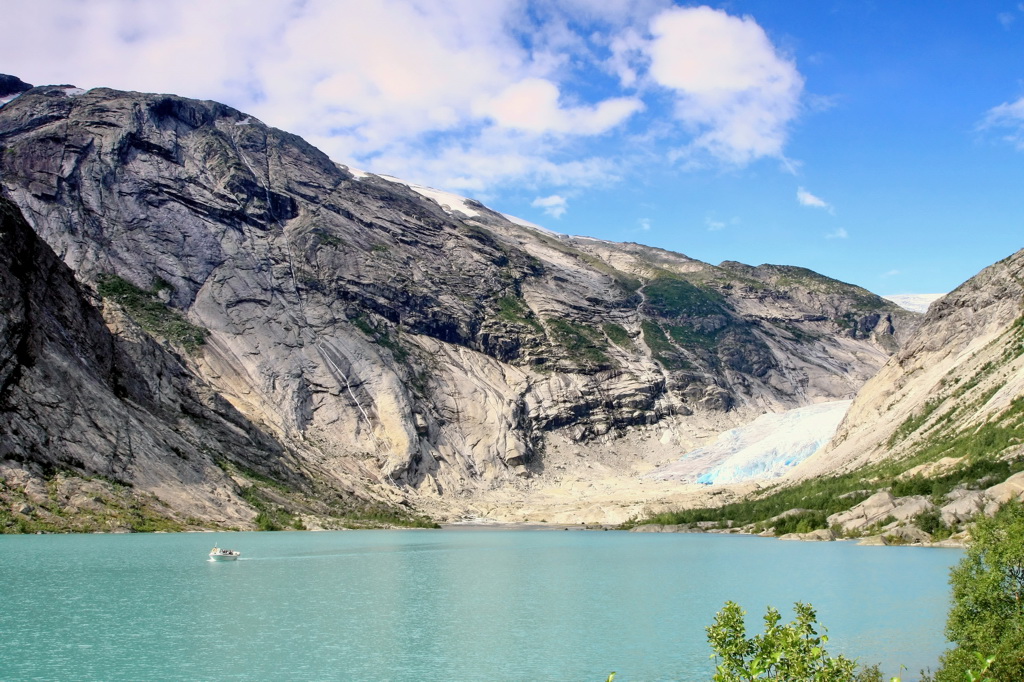 фото "ледник Нигардсбреен" метки: пейзаж, природа, путешествия, Европа, вода, горы, облака, озеро