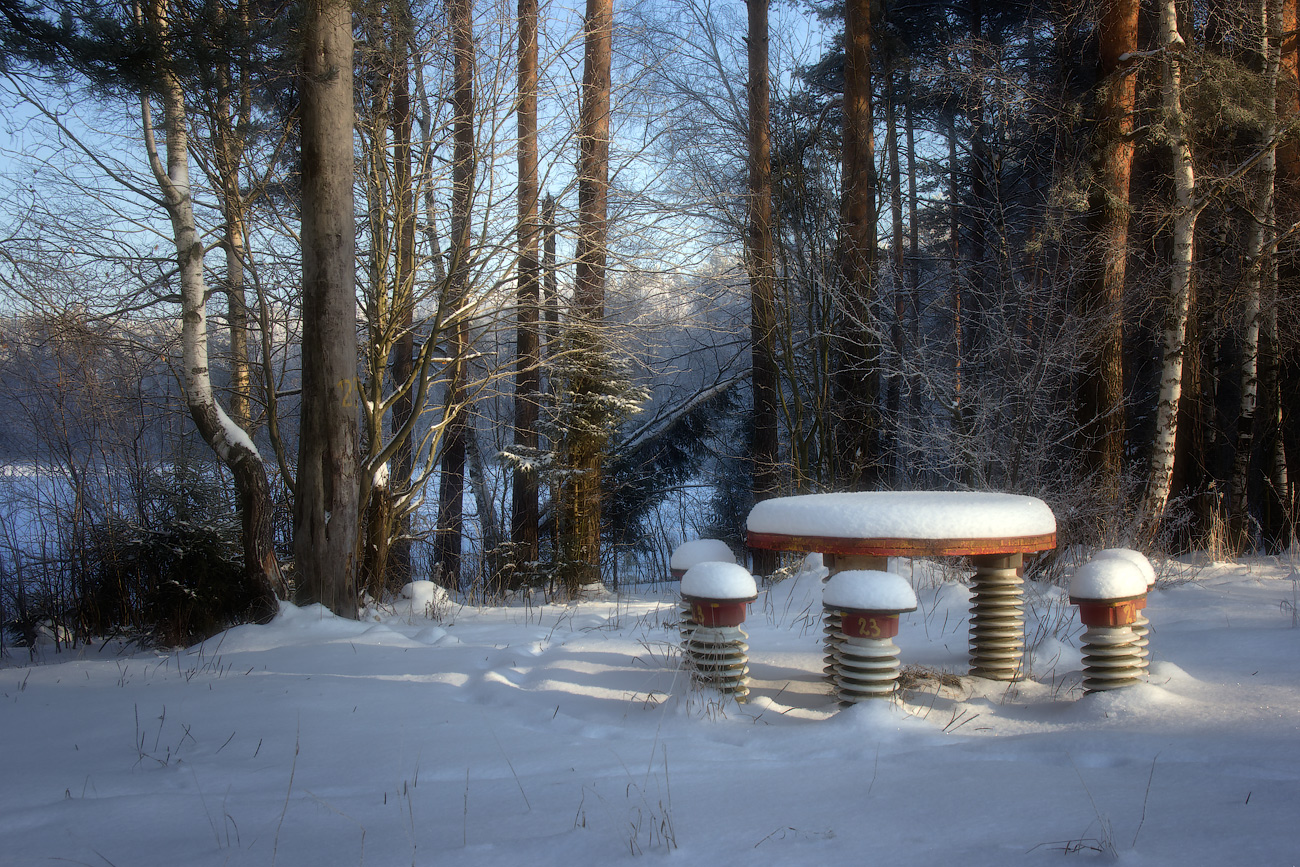 photo "***" tags: landscape, lake, winter, Луковое озеро, скамейки