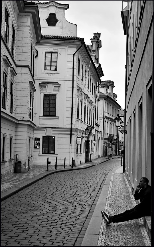 фото "Улица и человек" метки: черно-белые, Prag, Praha, Прага