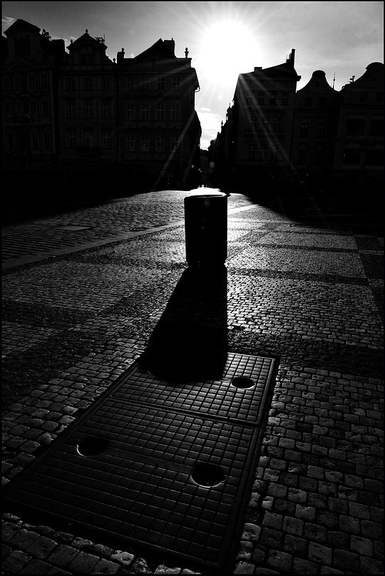фото "Солнце и силуэты" метки: черно-белые, Prag, Praha, Прага