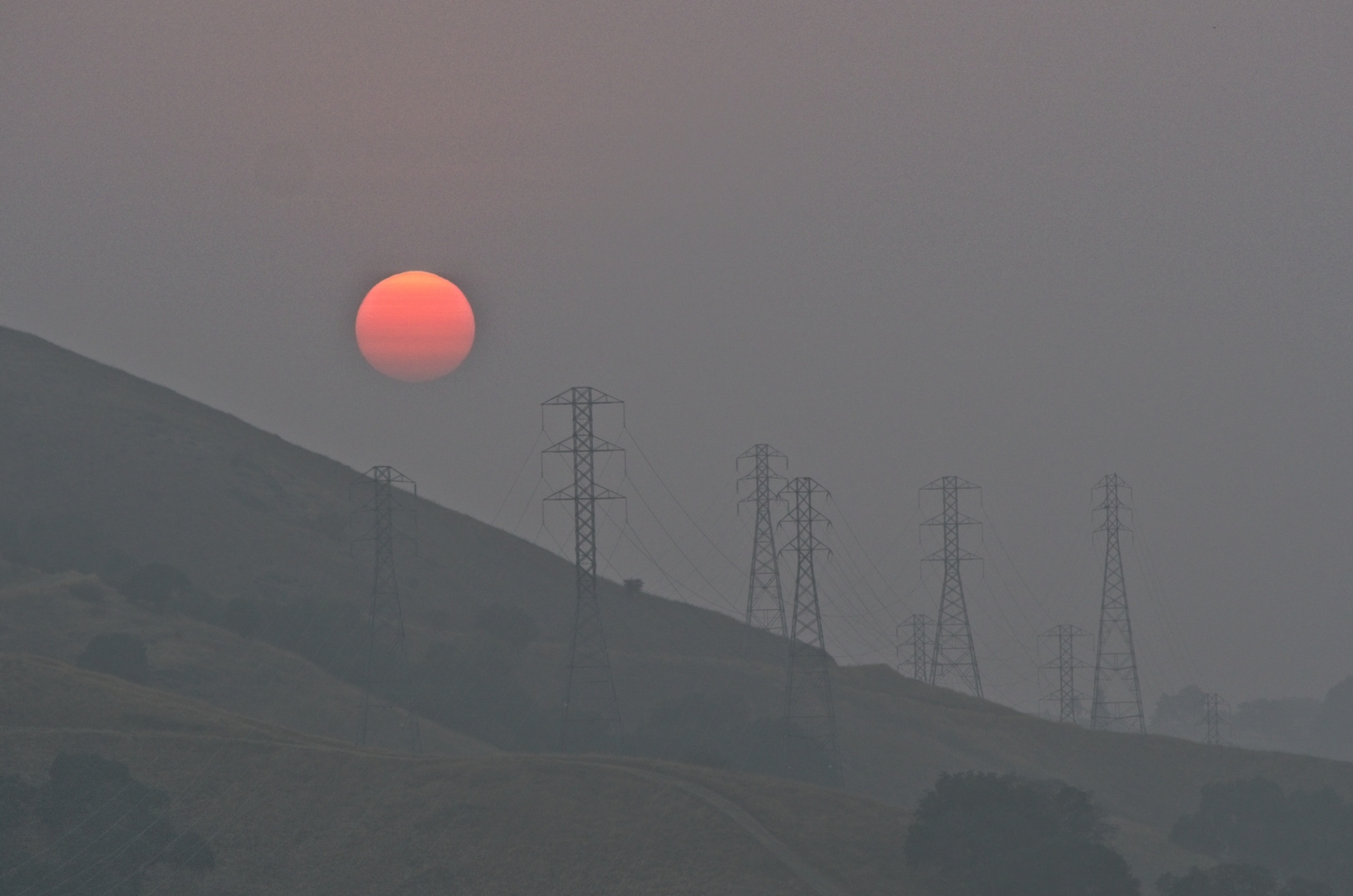 photo "Закат в Сан Хосе в дыму от местных пожаров." tags: reporting, Sunset in smoke