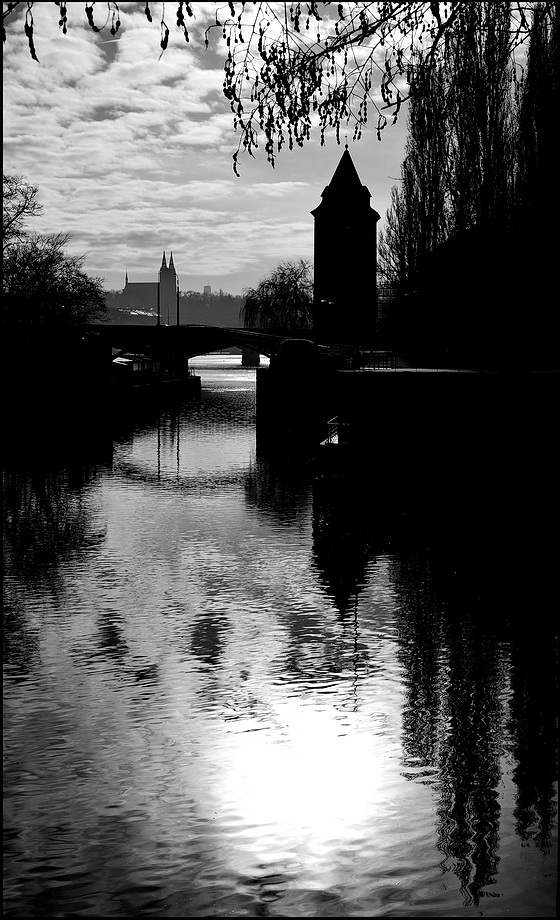 photo "Вид с набережной" tags: black&white, Prag, Prague, Praha