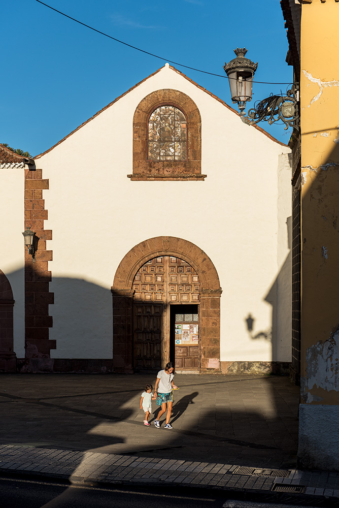 photo "***" tags: street, architecture, travel, 