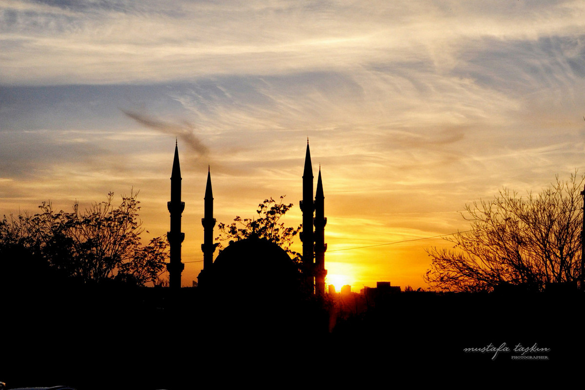 photo "Ankara- Melike Hatun Camii" tags: architecture, Ankara, Gün Batımı, Melike Hatun Camii, Türkiye, cami, İbadet